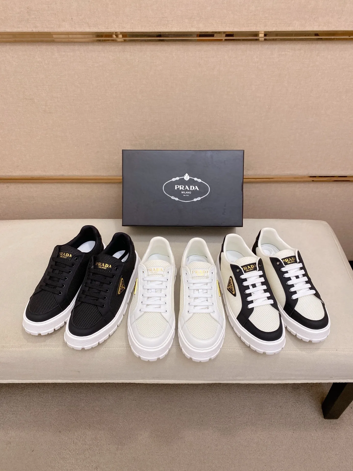 Men's men's shoes💰: 440💰[Prada～Prada] Trendy new styles are on the market. Same style as the official website. Counter quality. Original version. [Strong] [Strong] Imported selected first-layer cowhide. Comfortable and breathable sheepskin lining, fine workmanship, upper layer made of 100% pure cowhide, original last shape, comfortable on the feet, shoe sizes 38 to 44